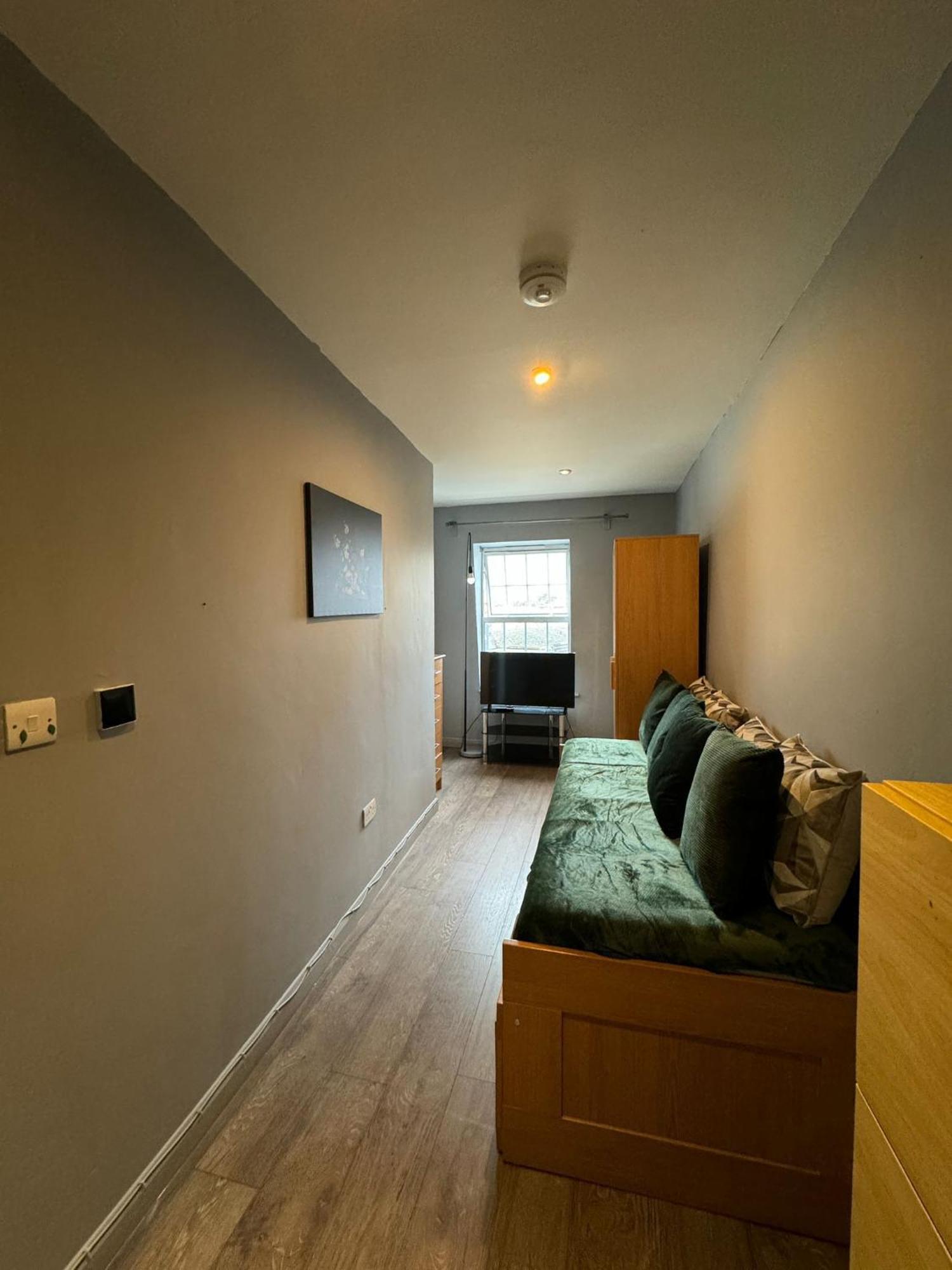 2 Bedroom Flat In Euston 2 Mins Away From Station, No Lift Londres Exterior foto