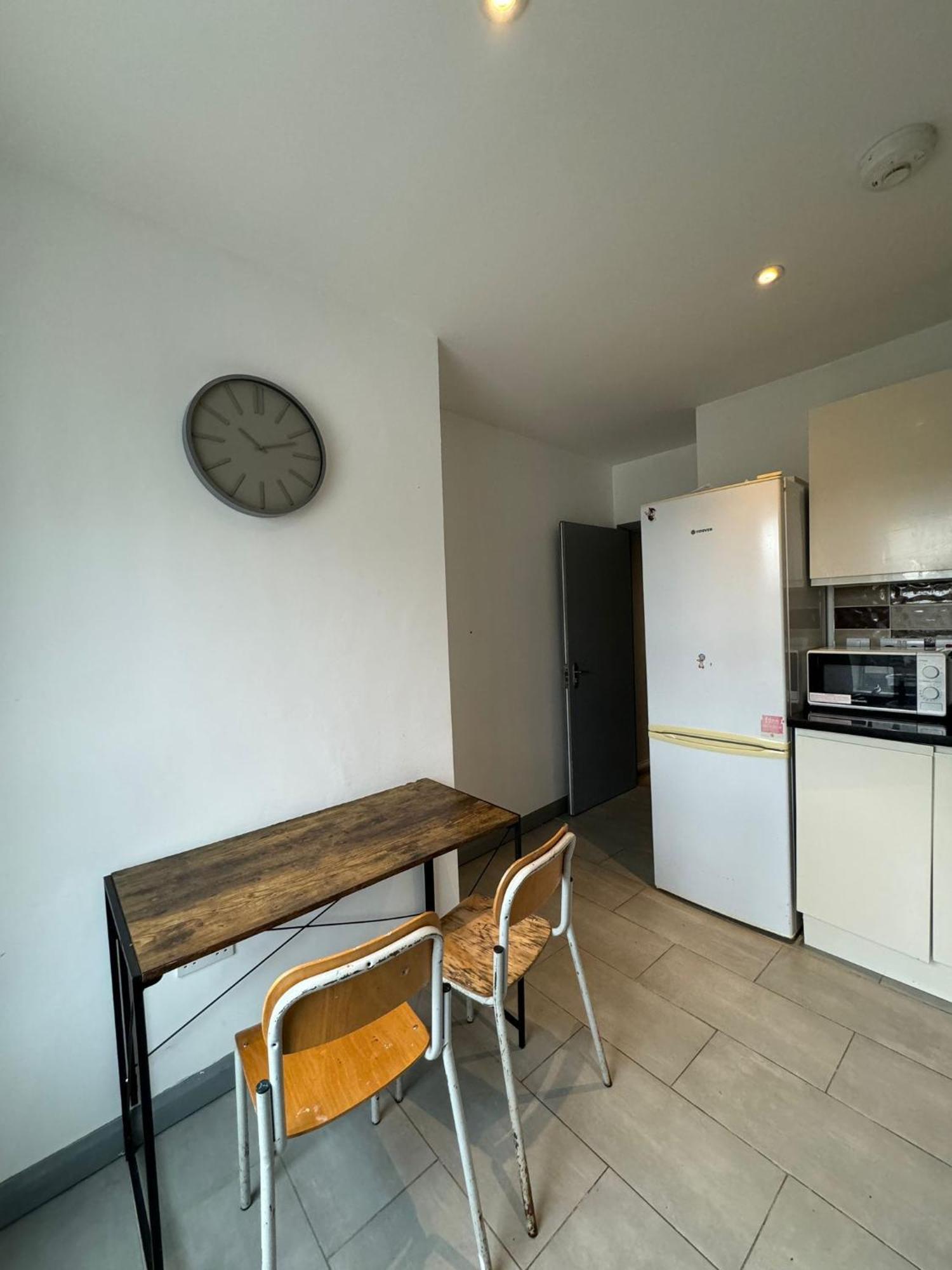 2 Bedroom Flat In Euston 2 Mins Away From Station, No Lift Londres Exterior foto